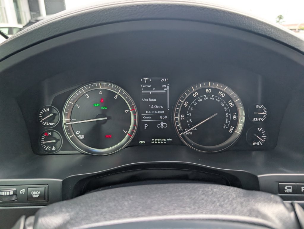 Used 2020 Lexus LX 570 4WD w/ Luxury Package image 23