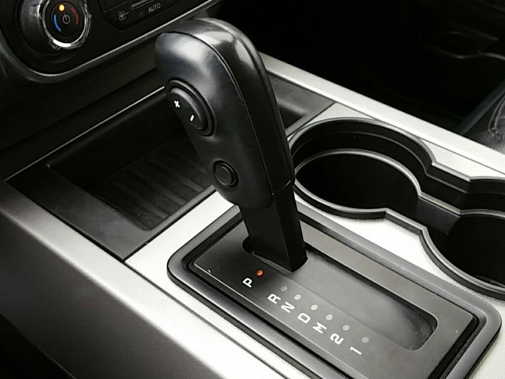 Used 2015 Ford Expedition EL XLT w/ Equipment Group 202A image 5