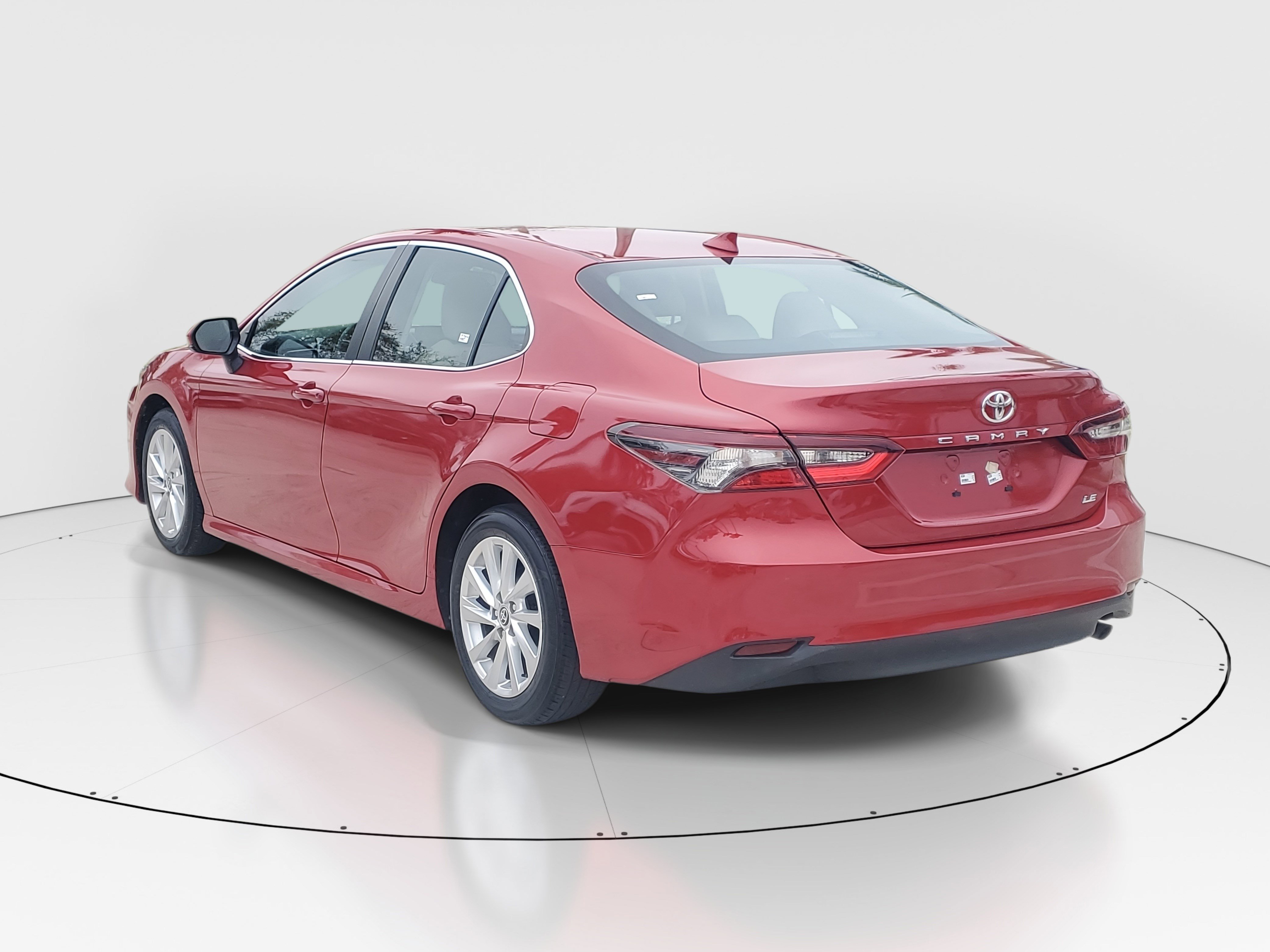 Used 2023 Toyota Camry LE image 5