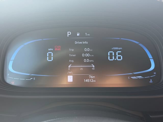 Used 2023 Hyundai Venue Limited FWD image 11