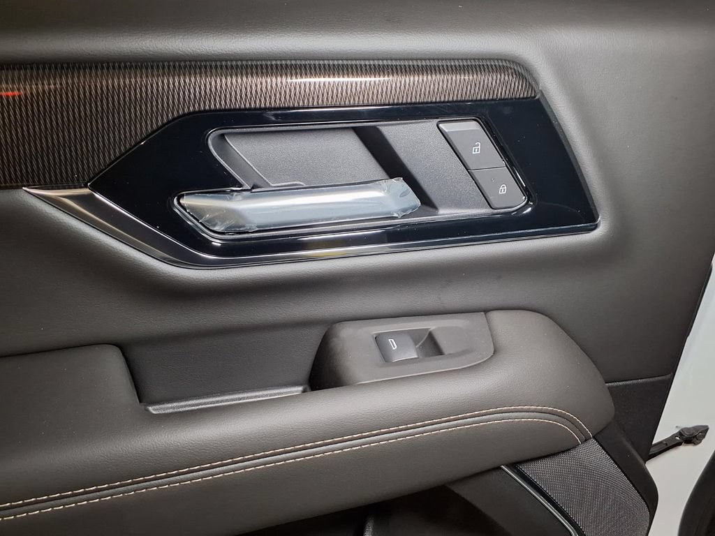 New 2026 GMC Yukon XL Elevation w/ Elevation Premium Package RWD image 11