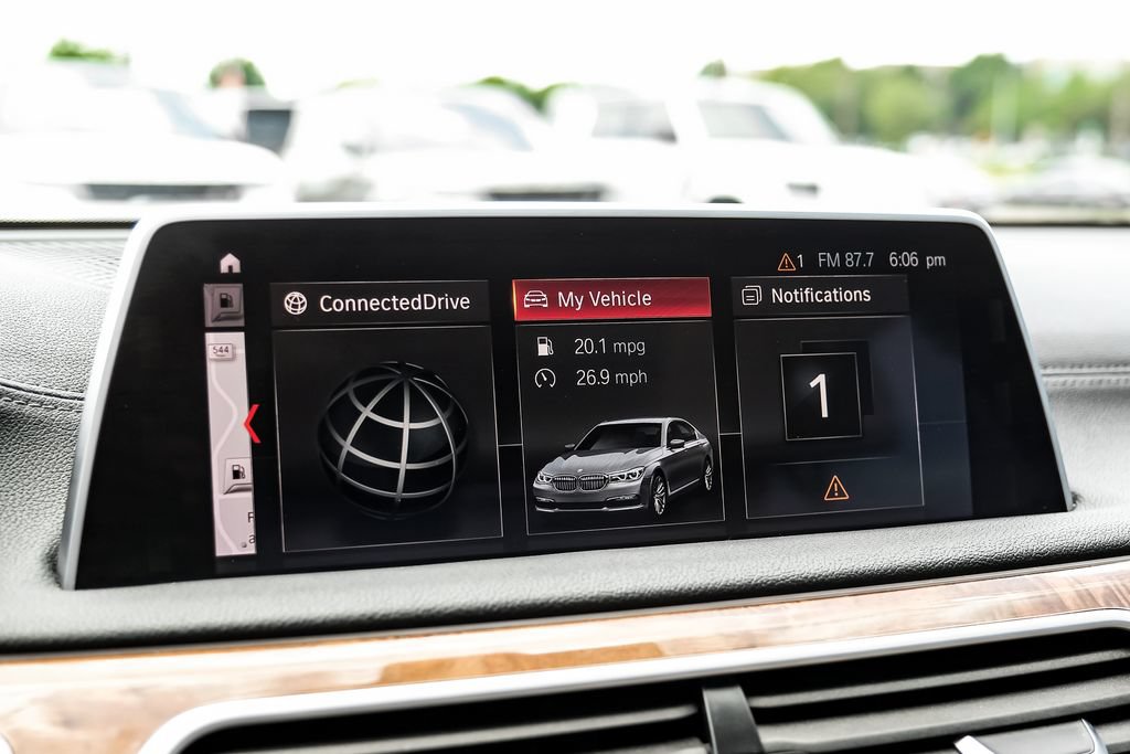 Used 2019 BMW 750i xDrive w/ M Sport Package AWD/4WD image 36