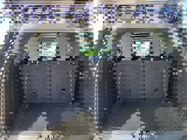 Used 2023 Ford Explorer XLT image 27