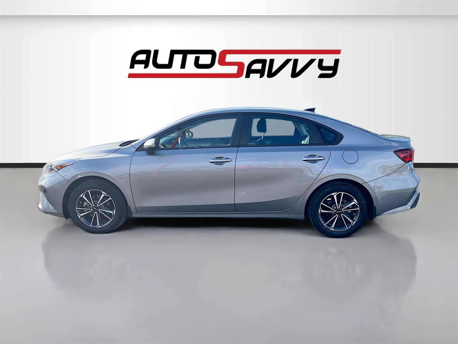 Used 2023 Kia Forte LXS image 4