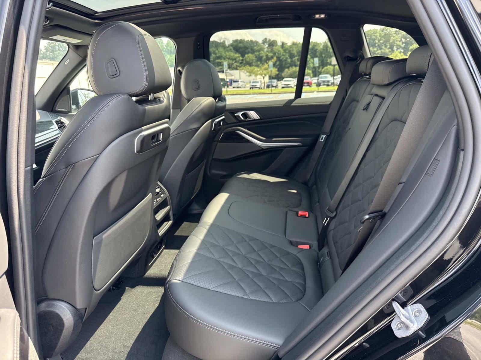 New 2026 BMW X5 xDrive40i w/ M Sport Package AWD/4WD image 15