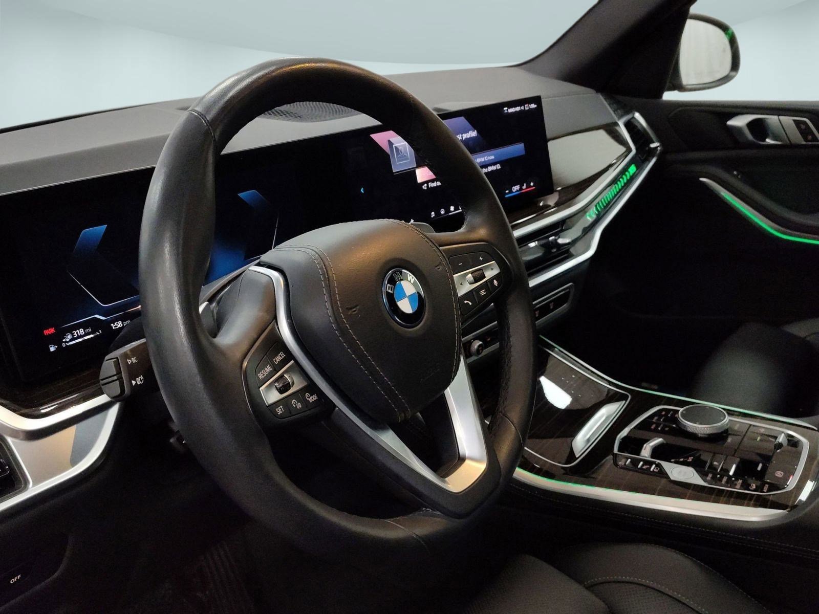 Used 2025 BMW X5 xDrive50e w/ Parking Assistance Package image 17