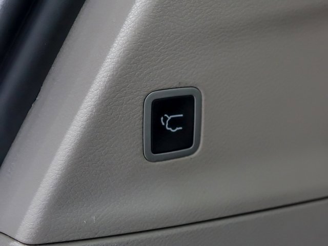 Used 2023 Chrysler Pacifica Limited image 28