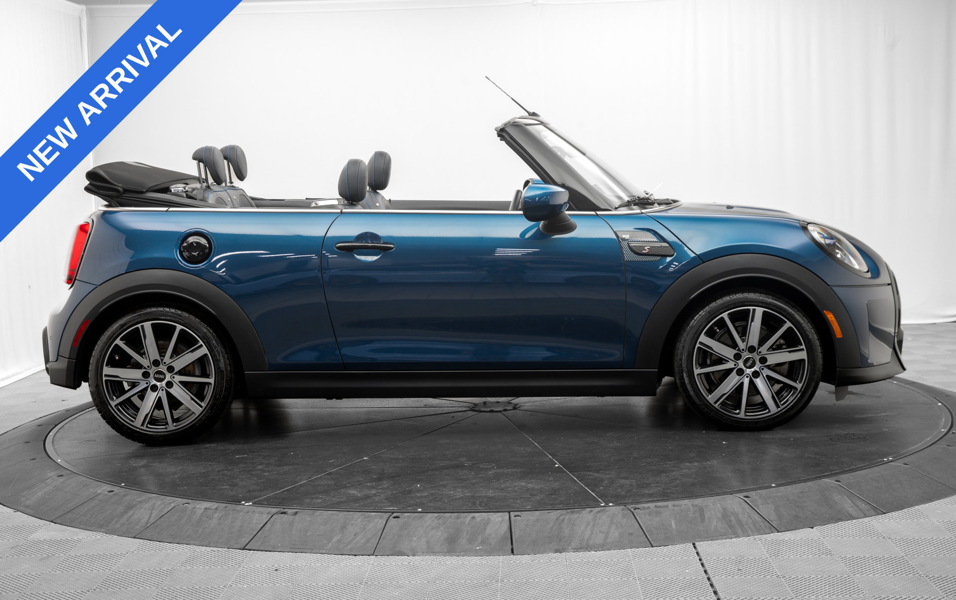 Used 2022 MINI Cooper S w/ Sidewalk Package FWD image 8