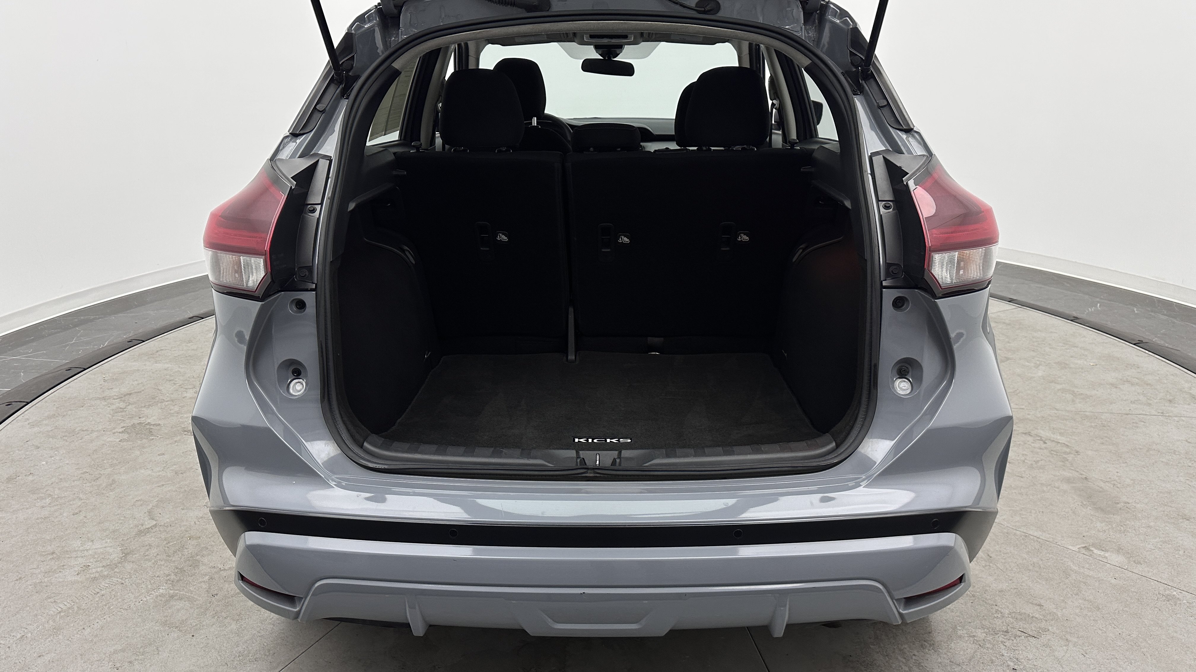Used 2021 Nissan Kicks SV FWD image 28