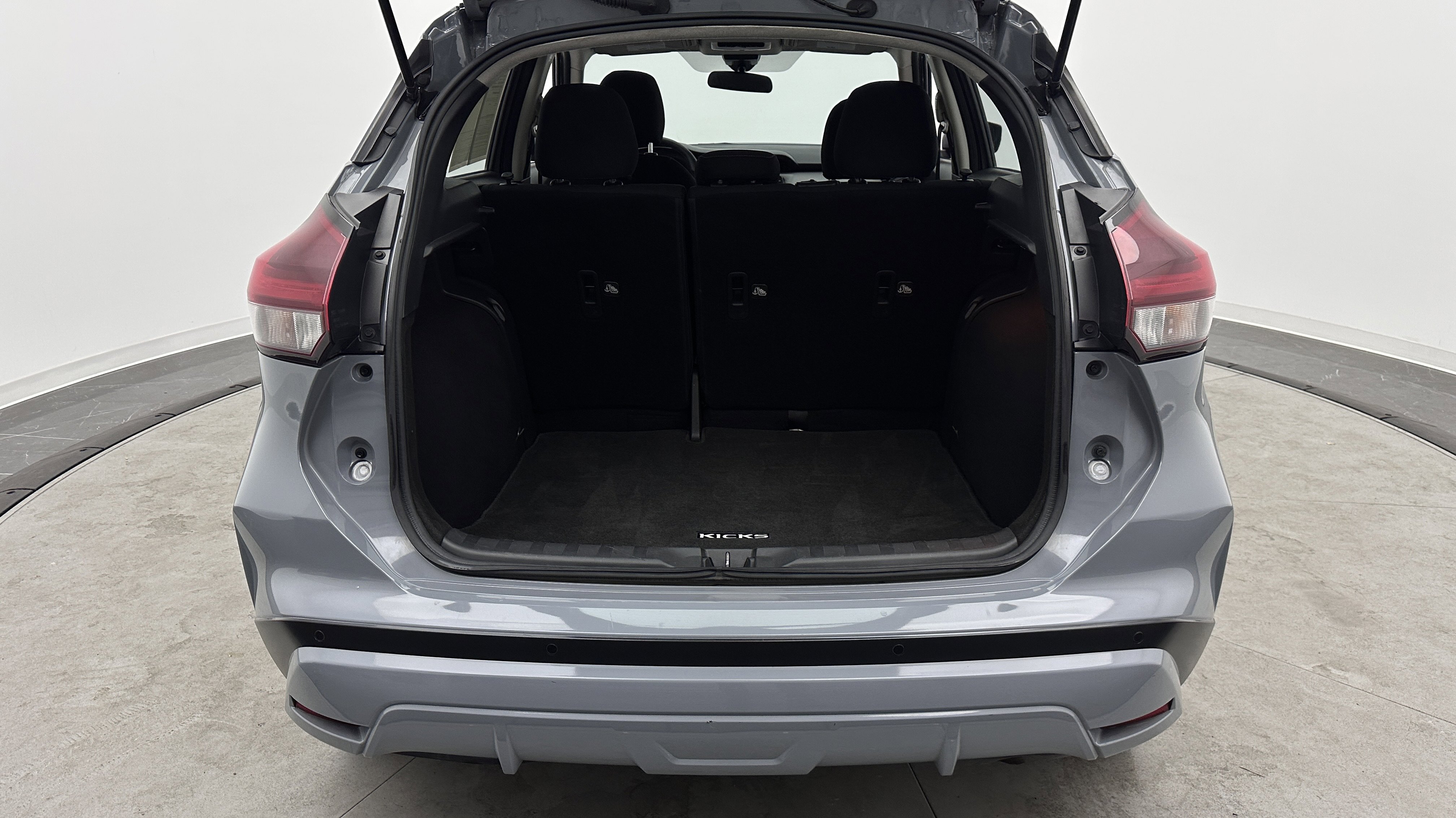 Used 2021 Nissan Kicks SV FWD image 28