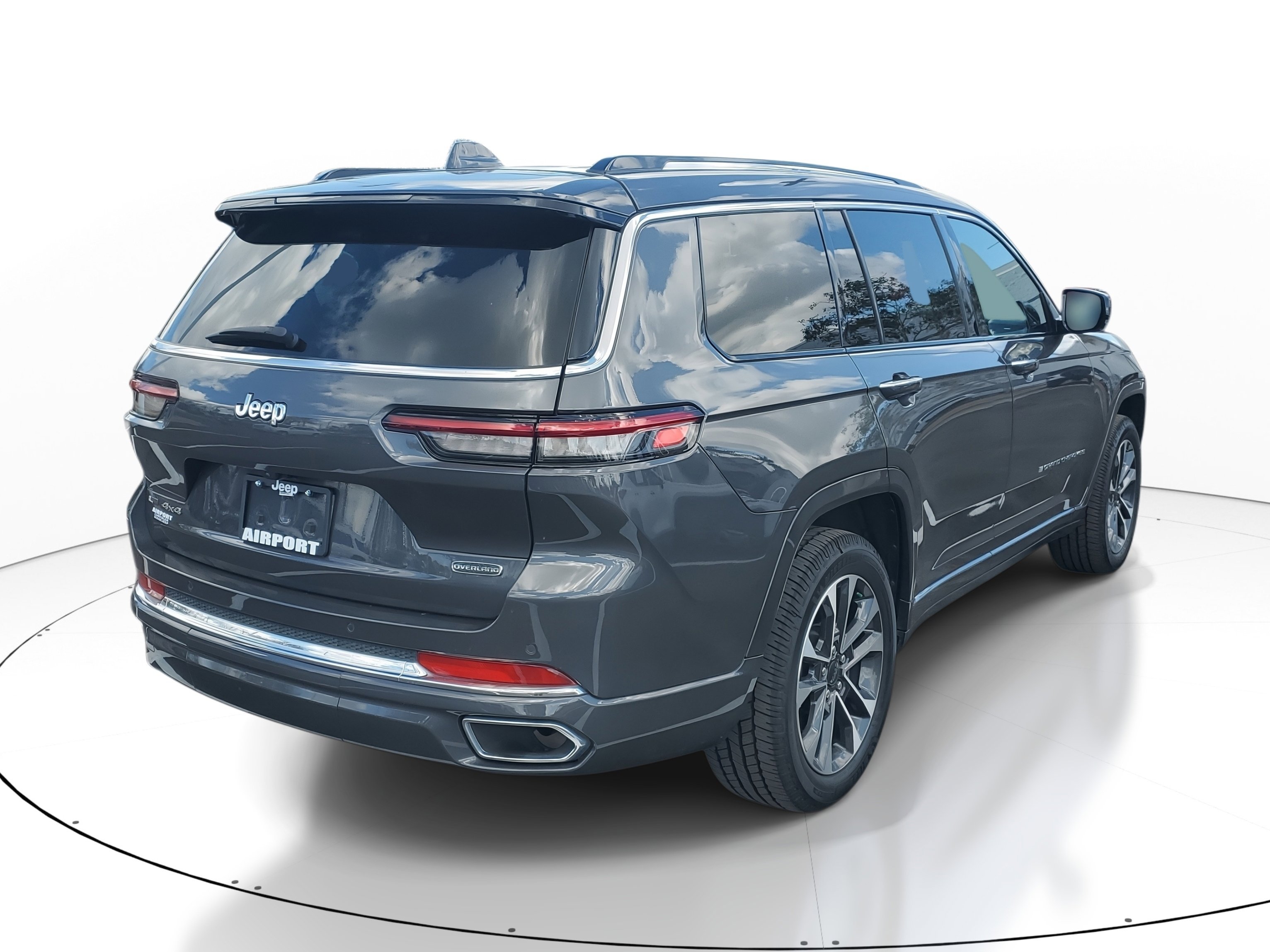 Used 2023 Jeep Grand Cherokee L Overland image 4