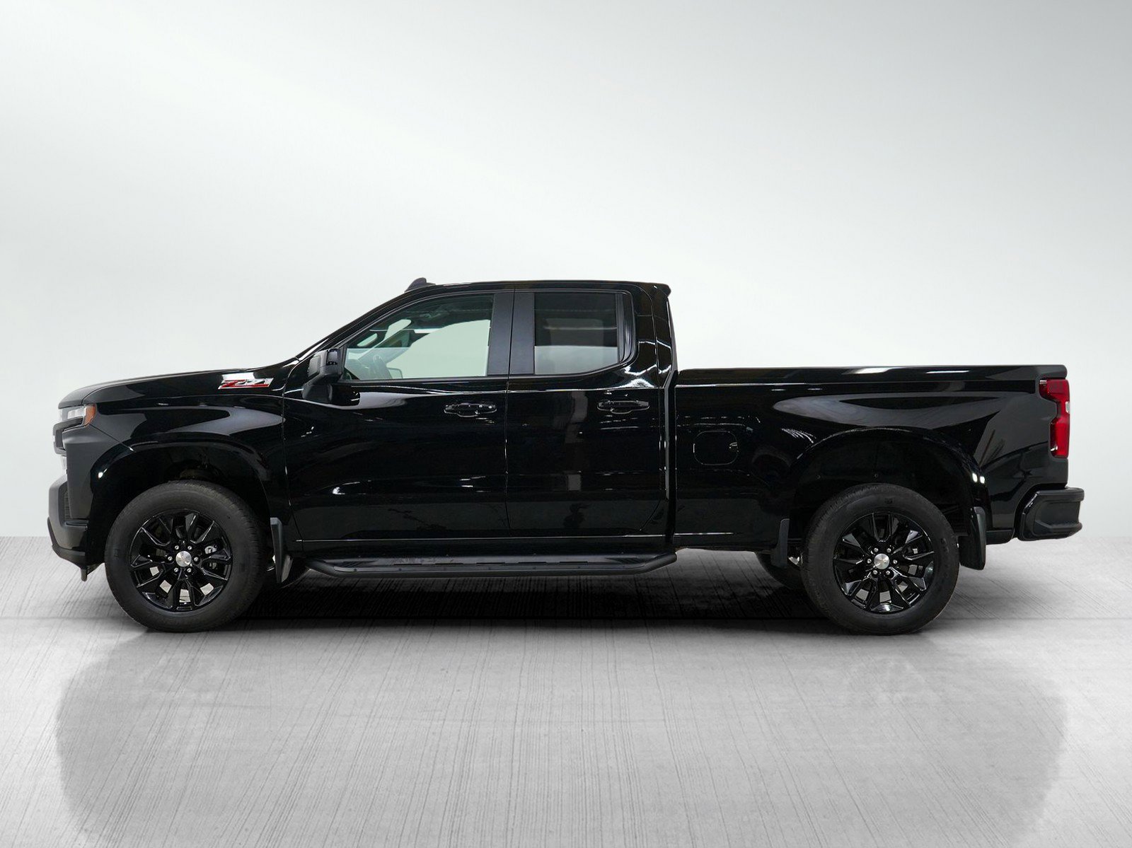 Used 2020 Chevrolet Silverado 1500 RST AWD/4WD image 2