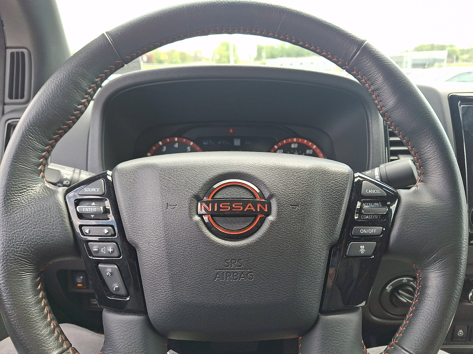 Used 2023 Nissan Frontier PRO-4X w/ Pro Convenience Package AWD/4WD image 19