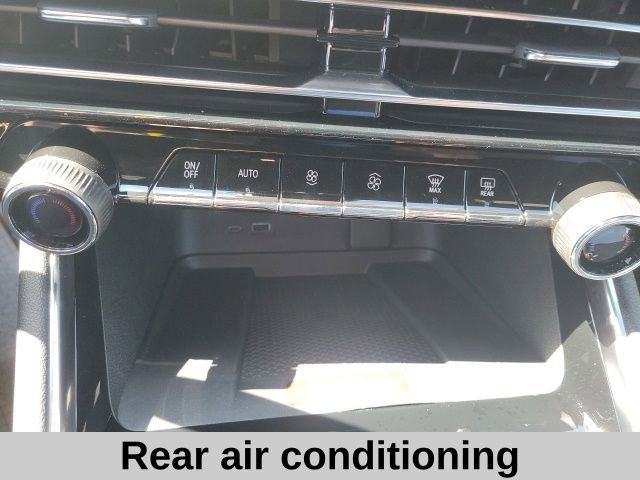 New 2026 Chevrolet Traverse LT w/ Driver Confidence Package FWD image 7