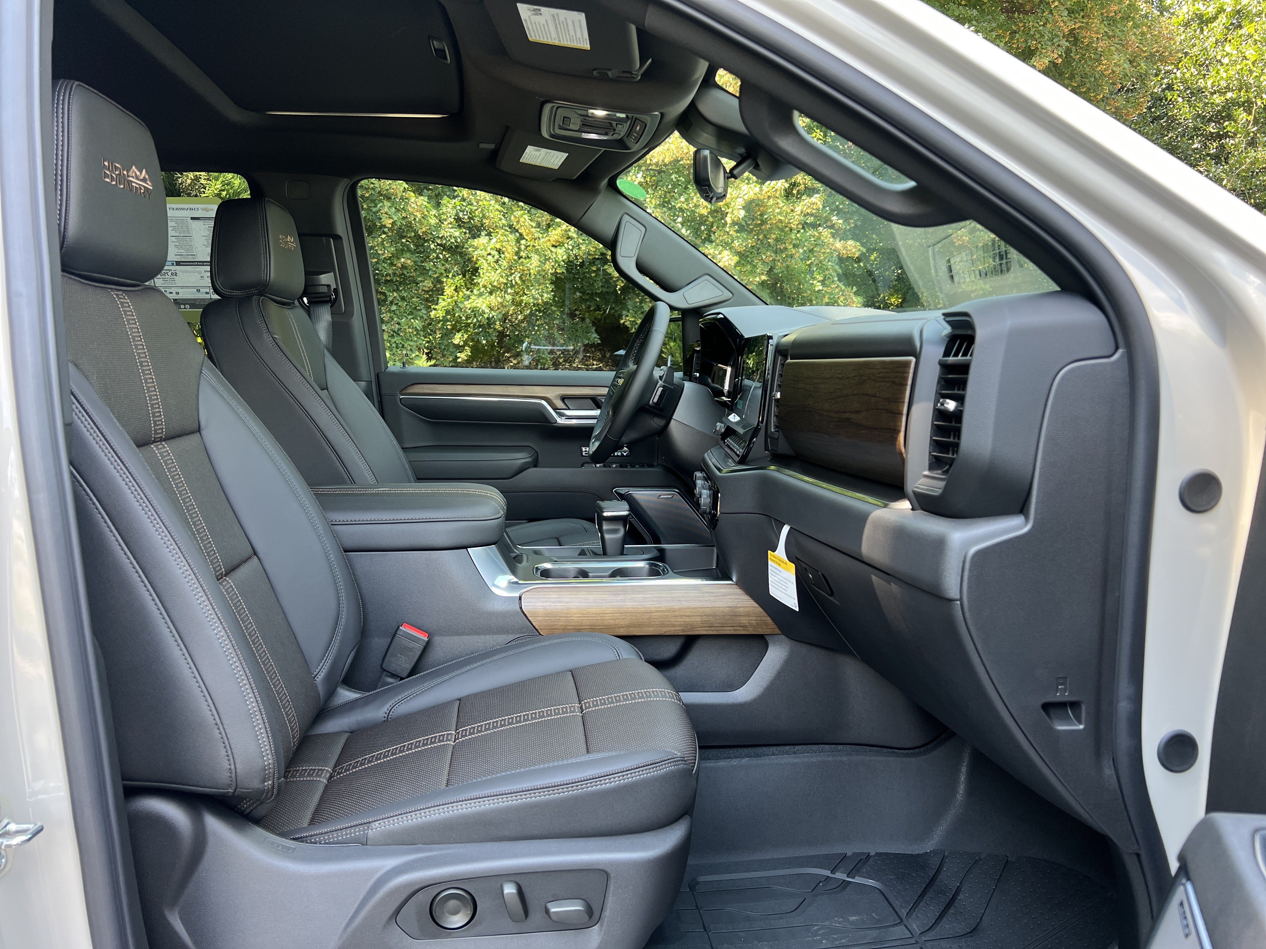 New 2026 Chevrolet Silverado 1500 High Country AWD/4WD image 37