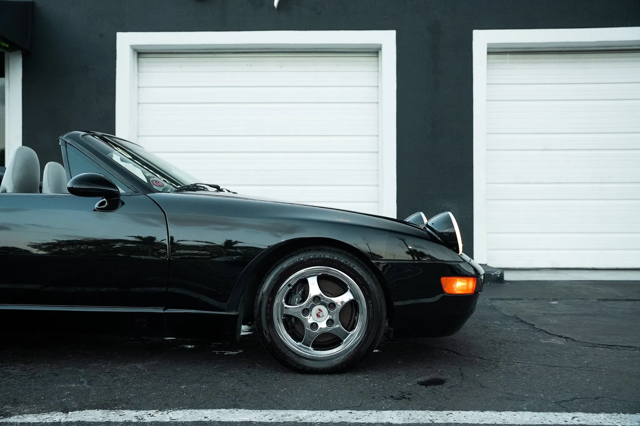 Used 1995 Porsche 968 Cabriolet RWD image 10
