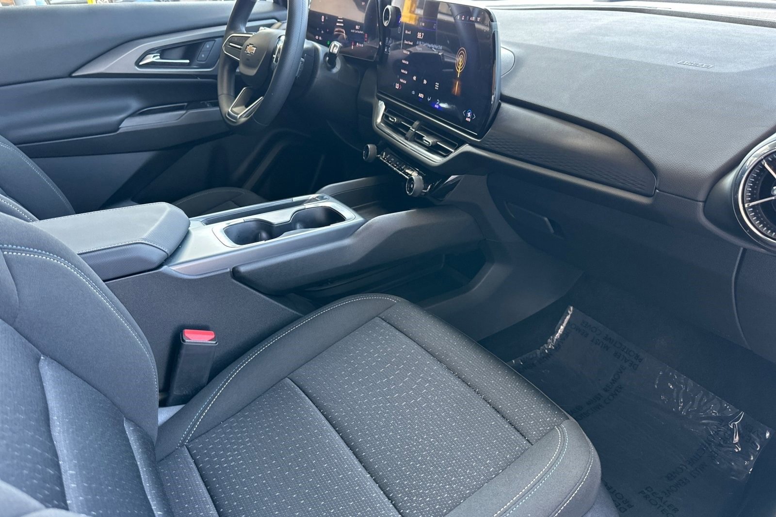 Used 2025 Chevrolet Equinox EV LT image 18