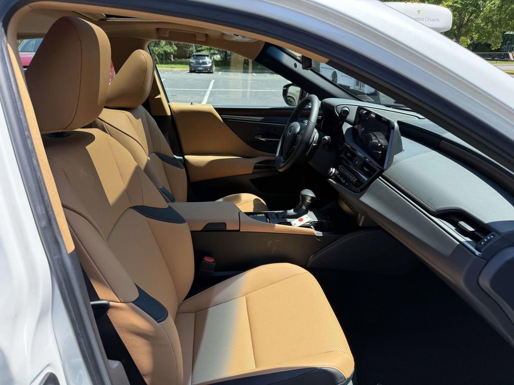 Used 2024 Lexus ES 350 w/ Premium Package FWD image 17