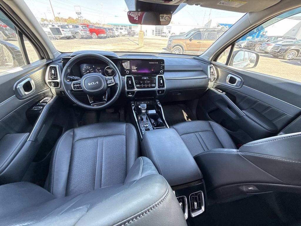 Used 2023 Kia Sorento SX image 16