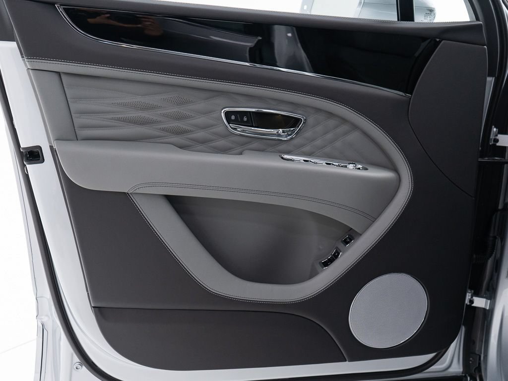 New 2026 Bentley Bentayga Extended Wheelbase AWD/4WD image 11