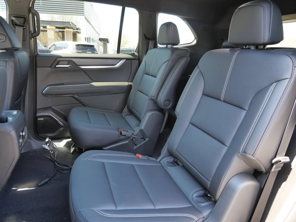 New 2026 GMC Acadia Elevation w/ Elevation Premium Package AWD/4WD image 39