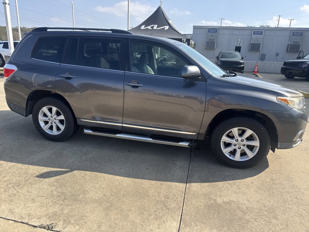 Used 2013 Toyota Highlander Base Plus image 12