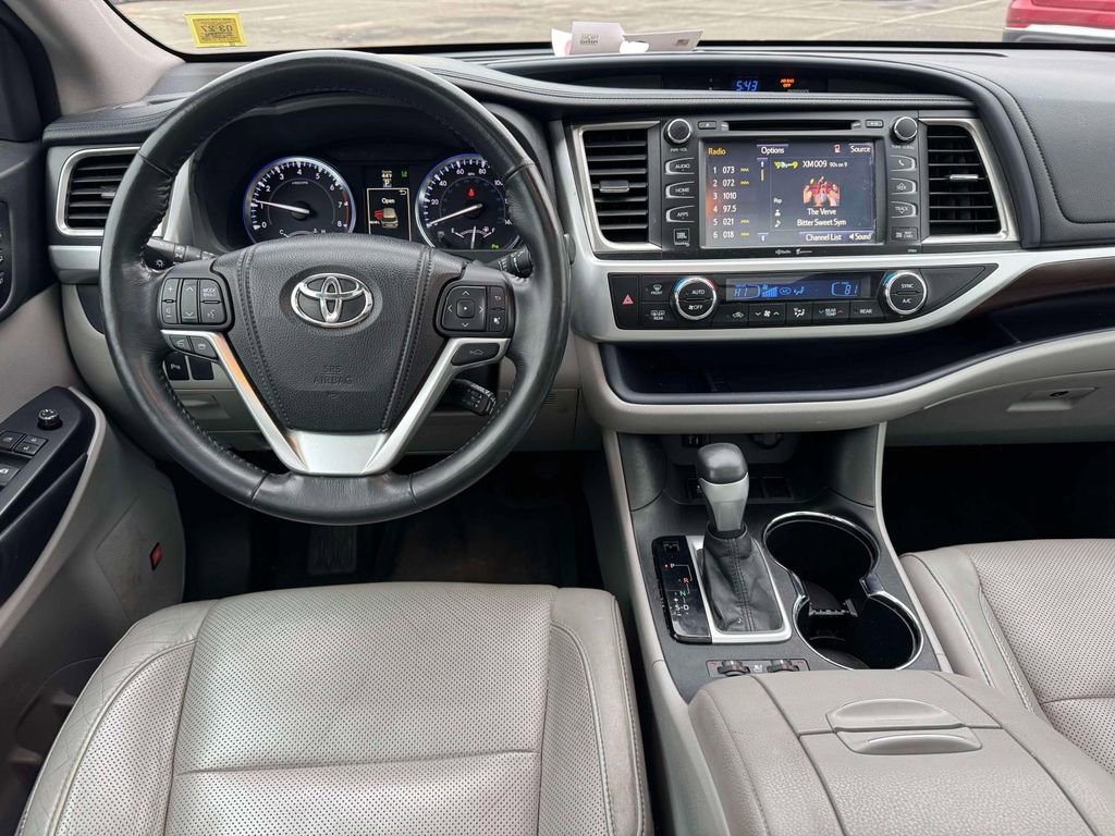 Used 2015 Toyota Highlander Limited Platinum image 20