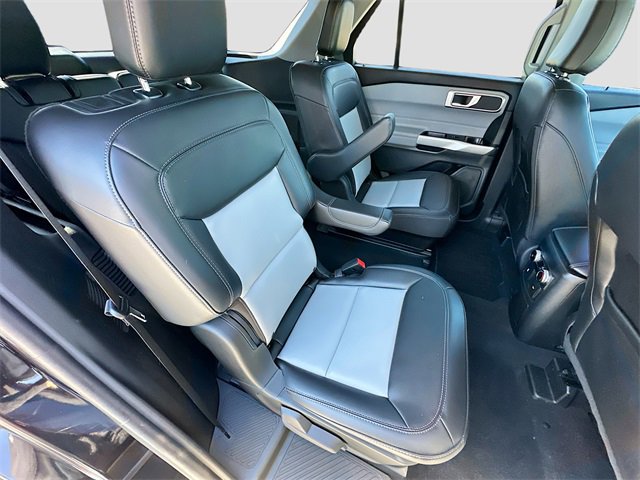 Used 2024 Ford Explorer XLT w/ Equipment Group 202A image 27