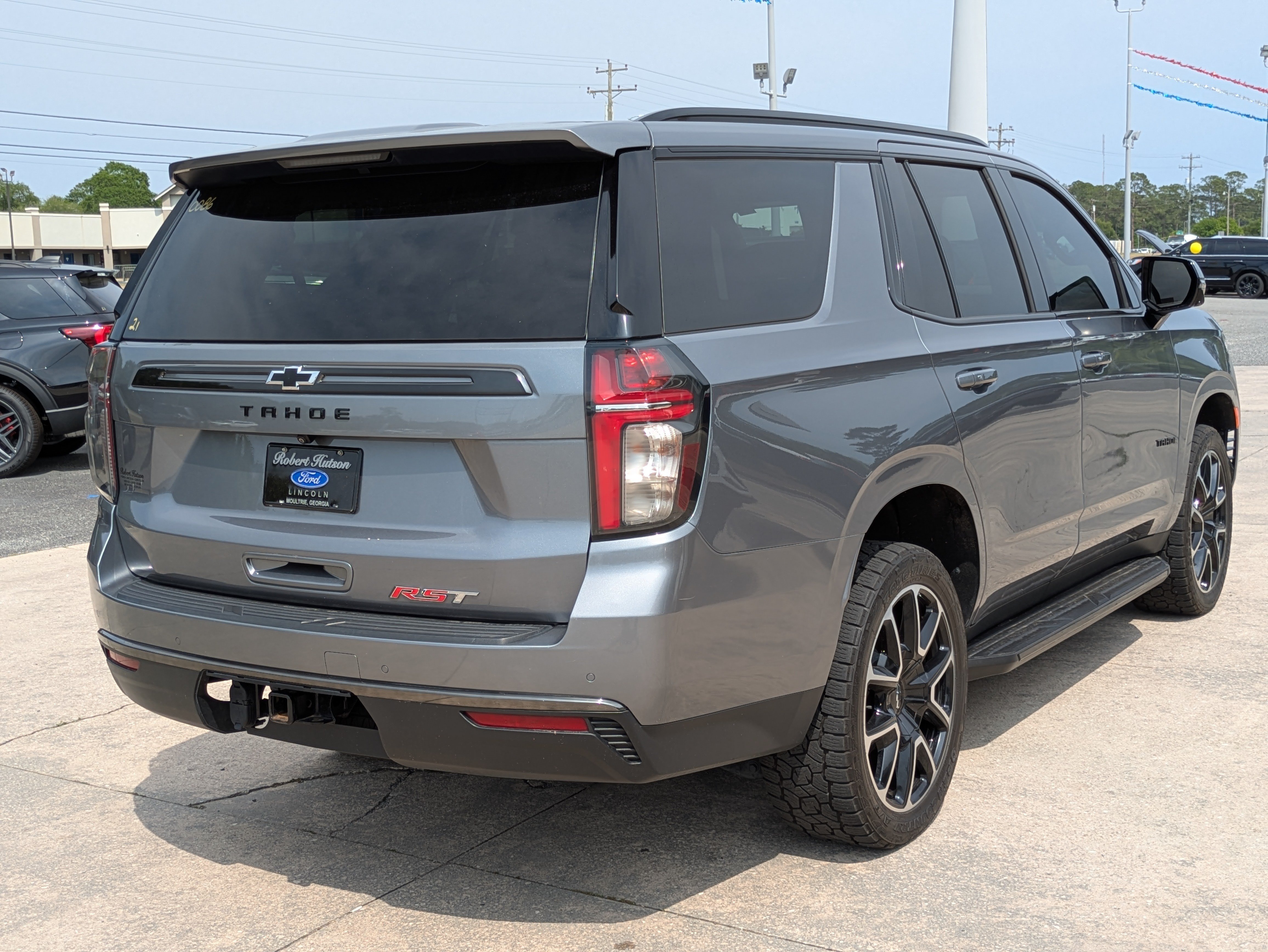 Used 2021 Chevrolet Tahoe RST w/ Luxury Package AWD/4WD image 6