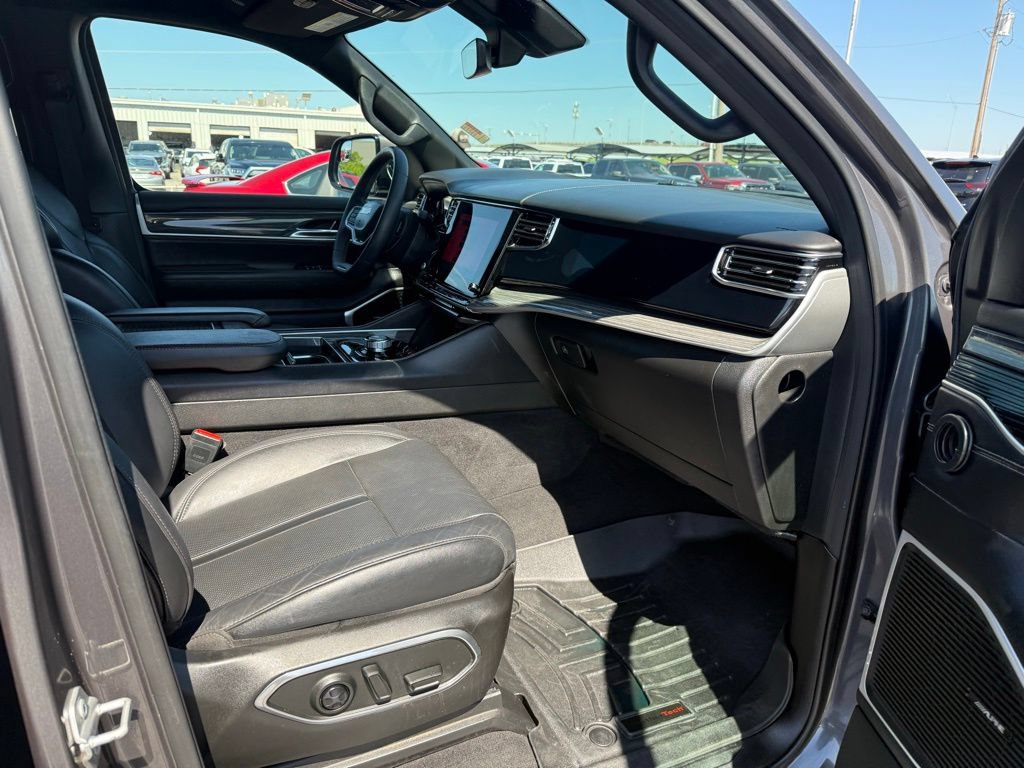 Used 2022 Jeep Wagoneer Series III RWD image 21