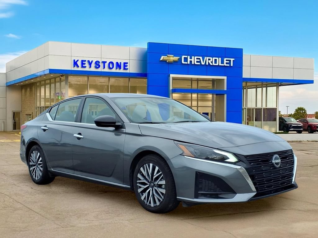 Used 2025 Nissan Altima 2.5 SV