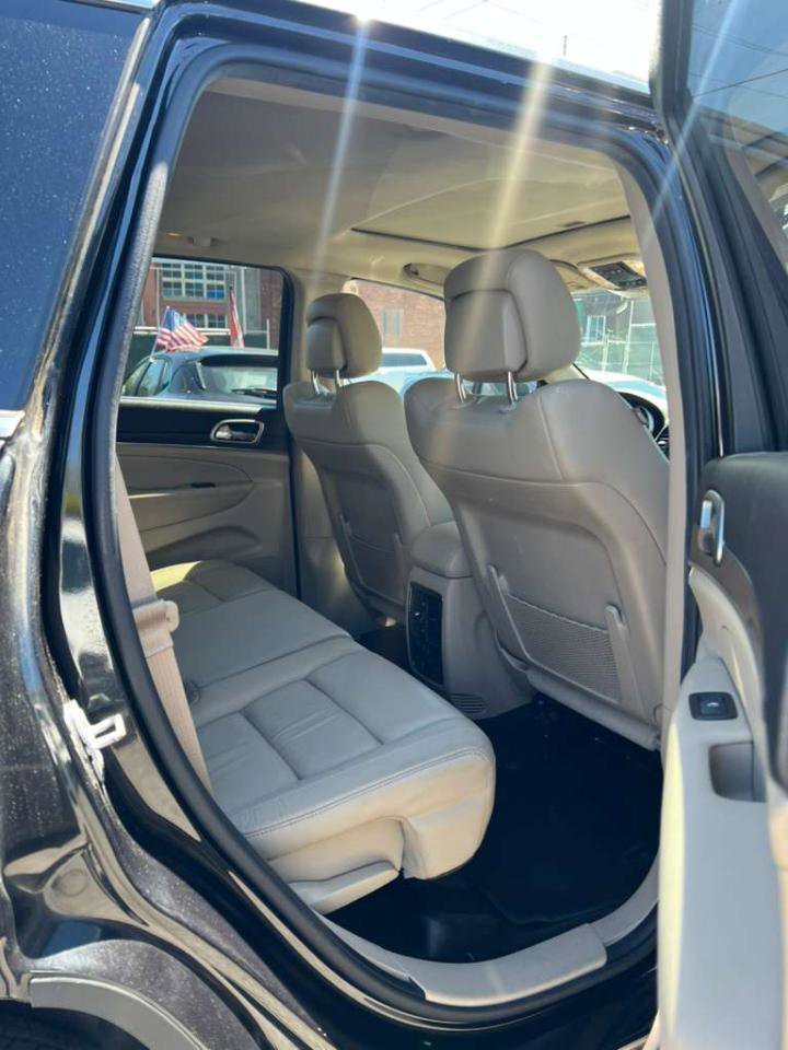 Used 2015 Jeep Grand Cherokee Limited AWD/4WD image 27