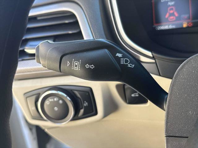 Used 2019 Ford Fusion SE FWD image 22