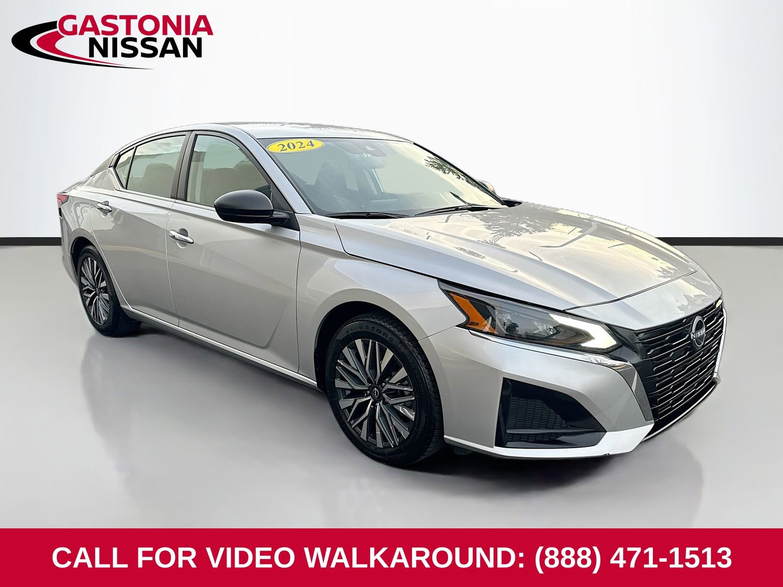 Used 2024 Nissan Altima 2.5 SV image 1