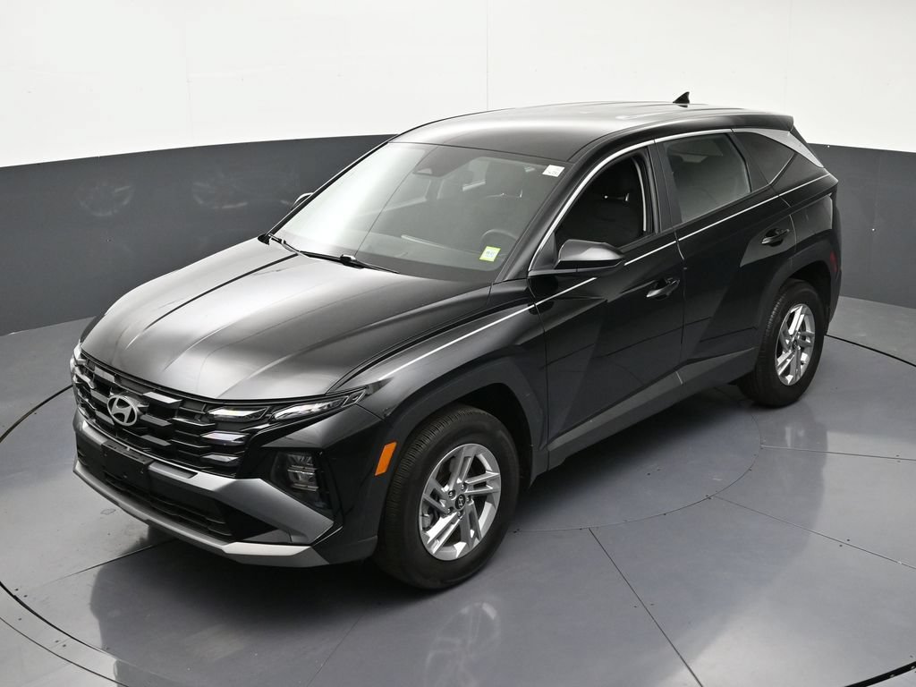 Used 2025 Hyundai Tucson SE AWD/4WD image 16