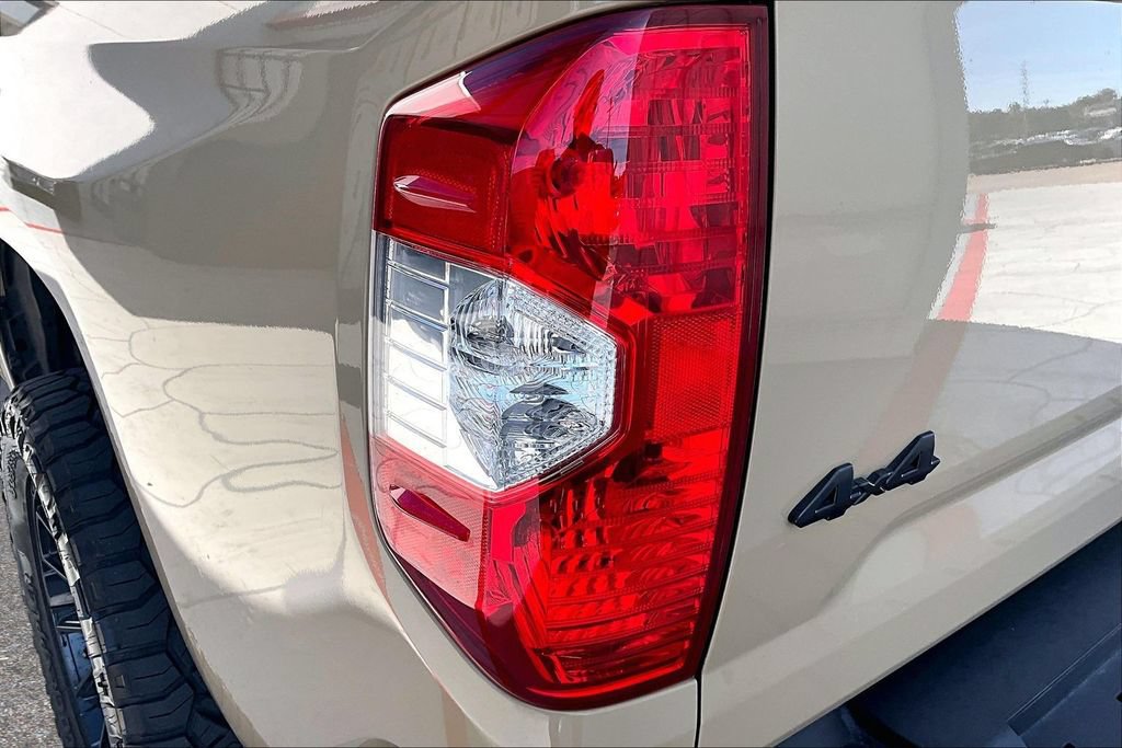 Certified 2019 Toyota Tundra SR5 w/ SR5 Upgrade Package AWD/4WD image 25