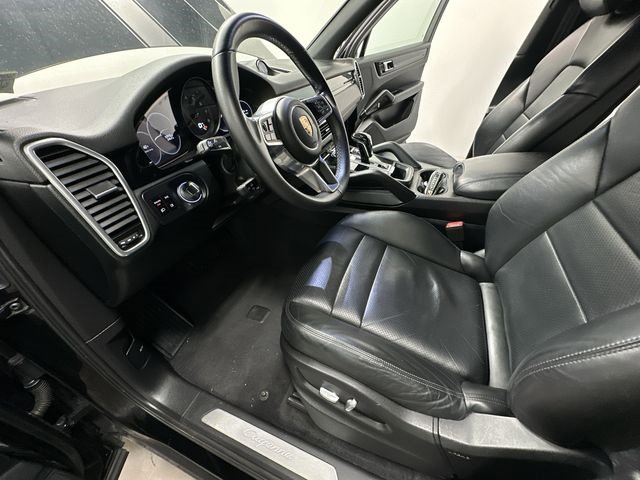 Used 2019 Porsche Cayenne Base image 16