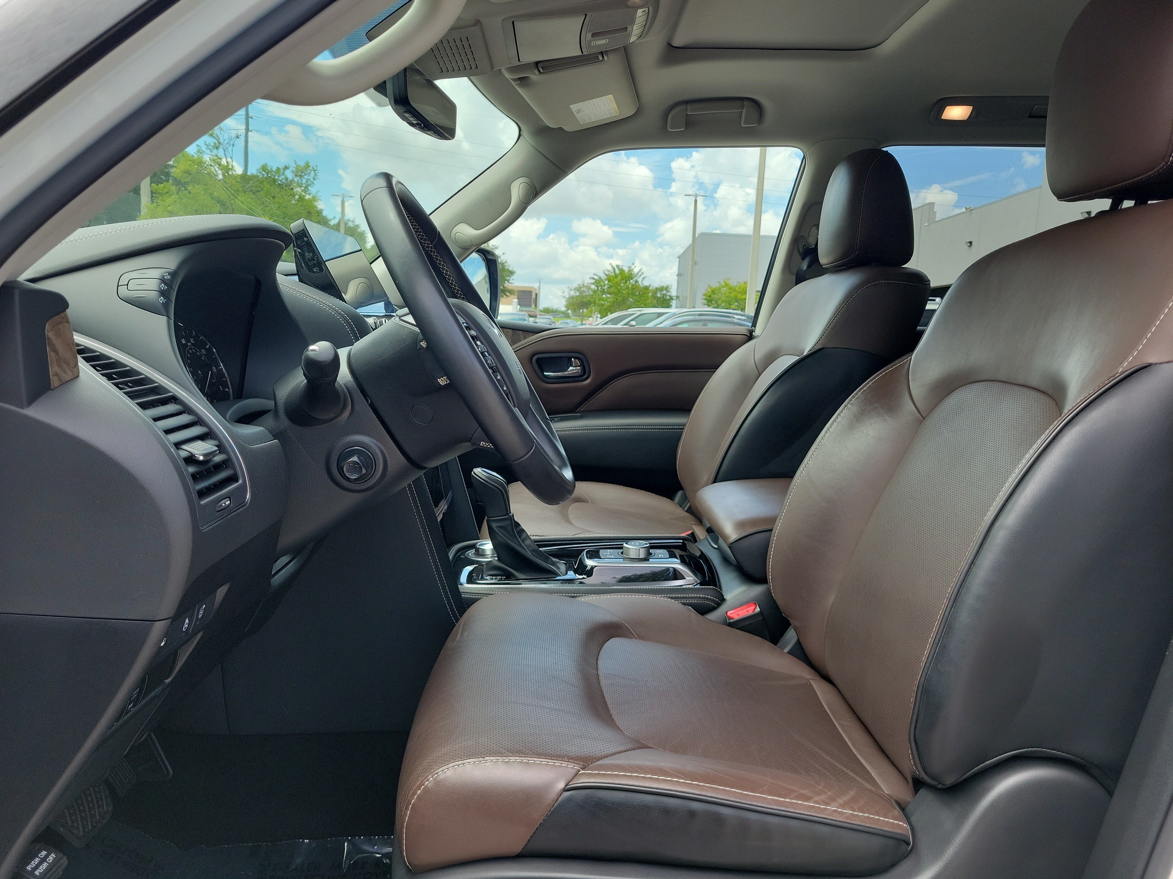 Used 2023 INFINITI QX80 Premium Select w/ Cargo Package AWD/4WD image 12