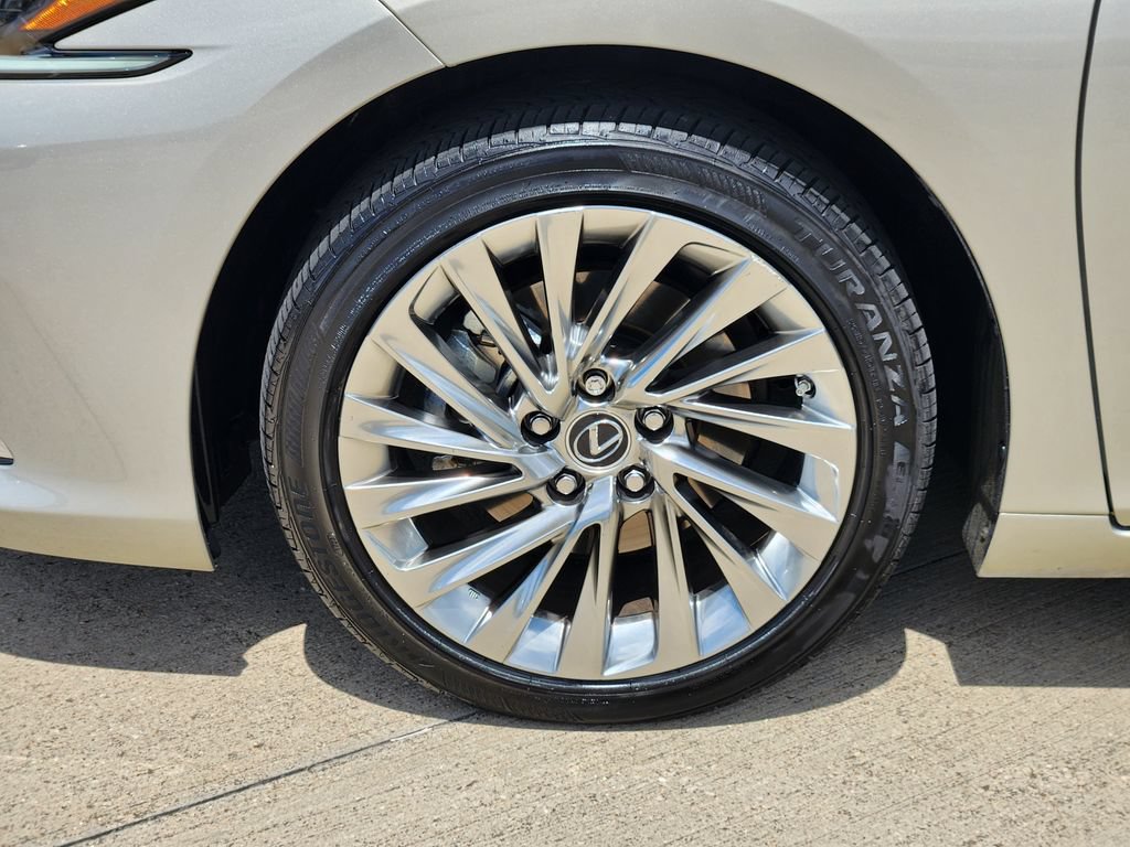Certified 2023 Lexus ES 300h Ultra Luxury w/ Accessory Package (Z2) FWD image 10