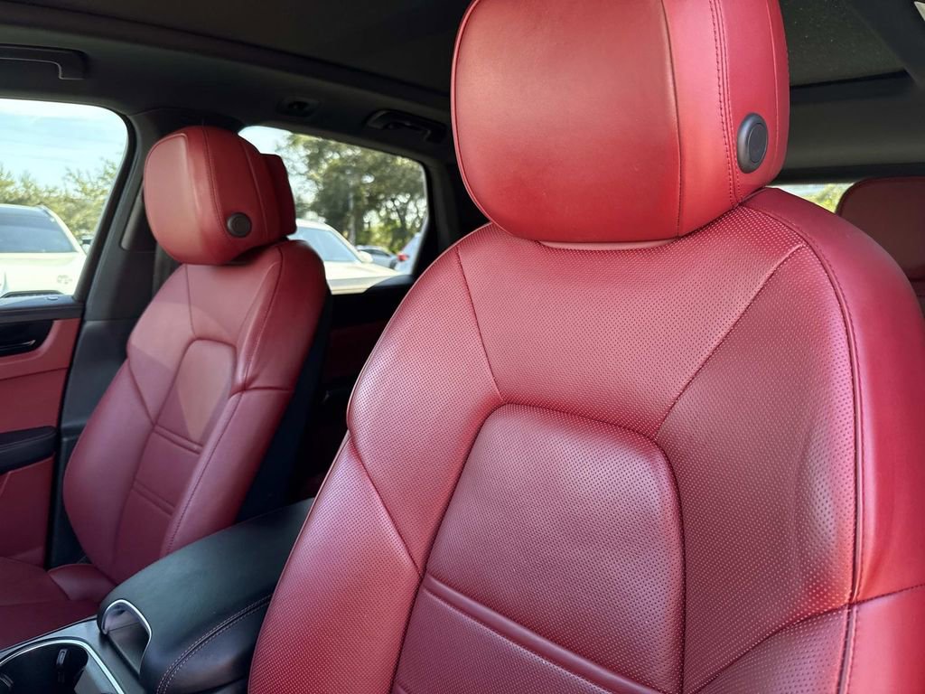 Used 2023 Porsche Cayenne image 26