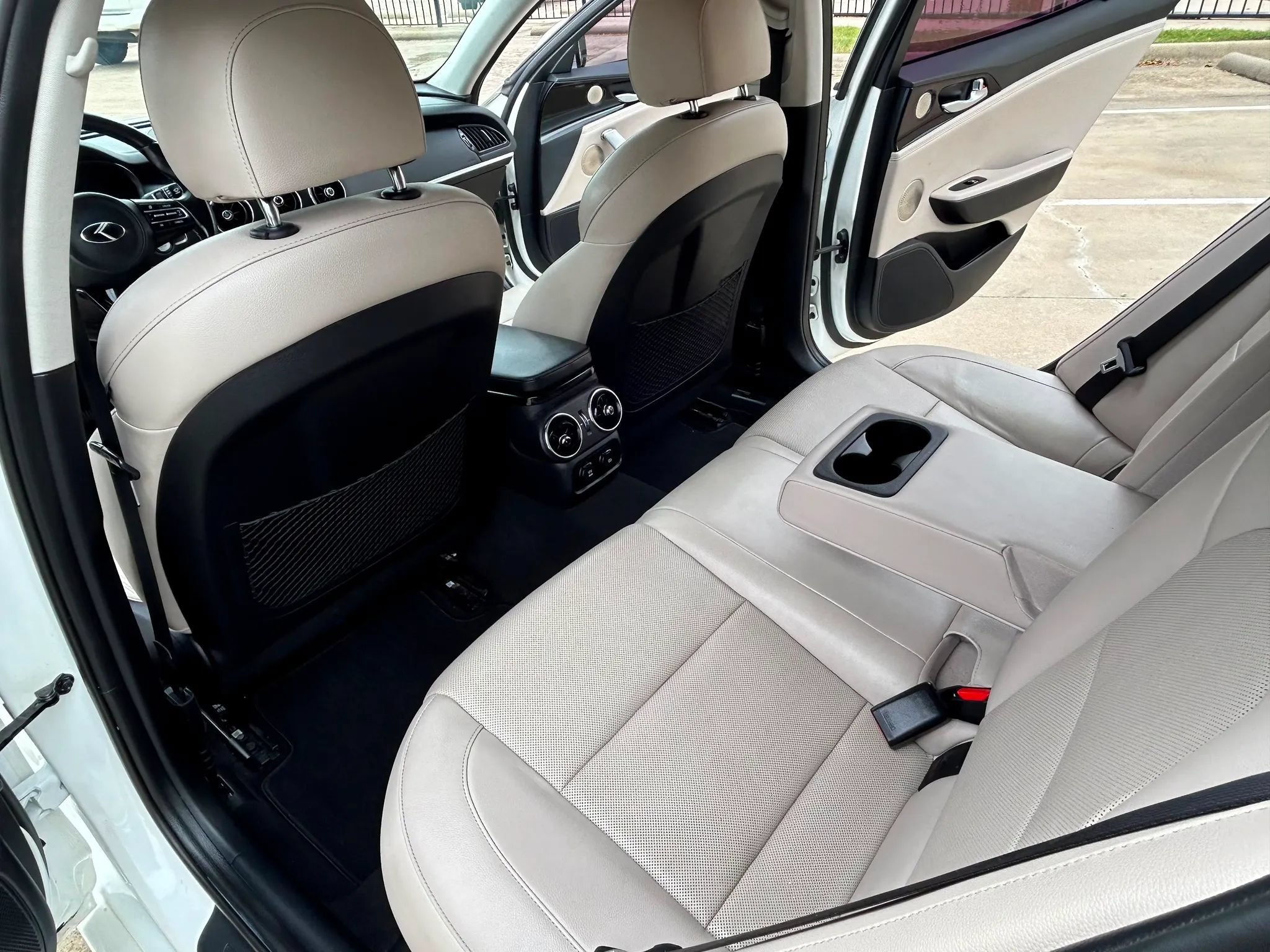 Used 2018 Kia Stinger Premium RWD image 25