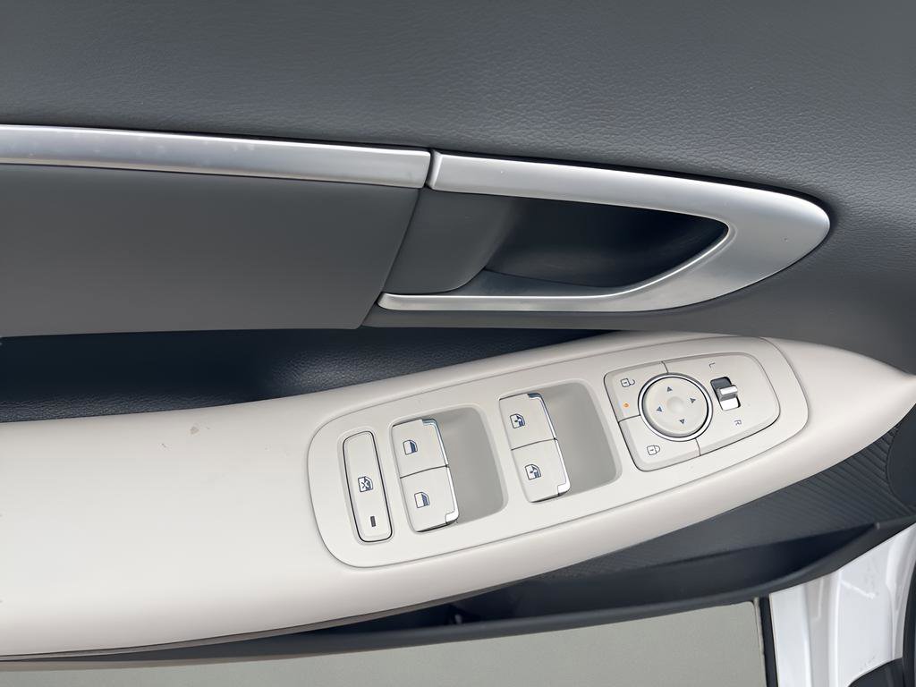 Certified 2025 Hyundai Sonata SEL image 15