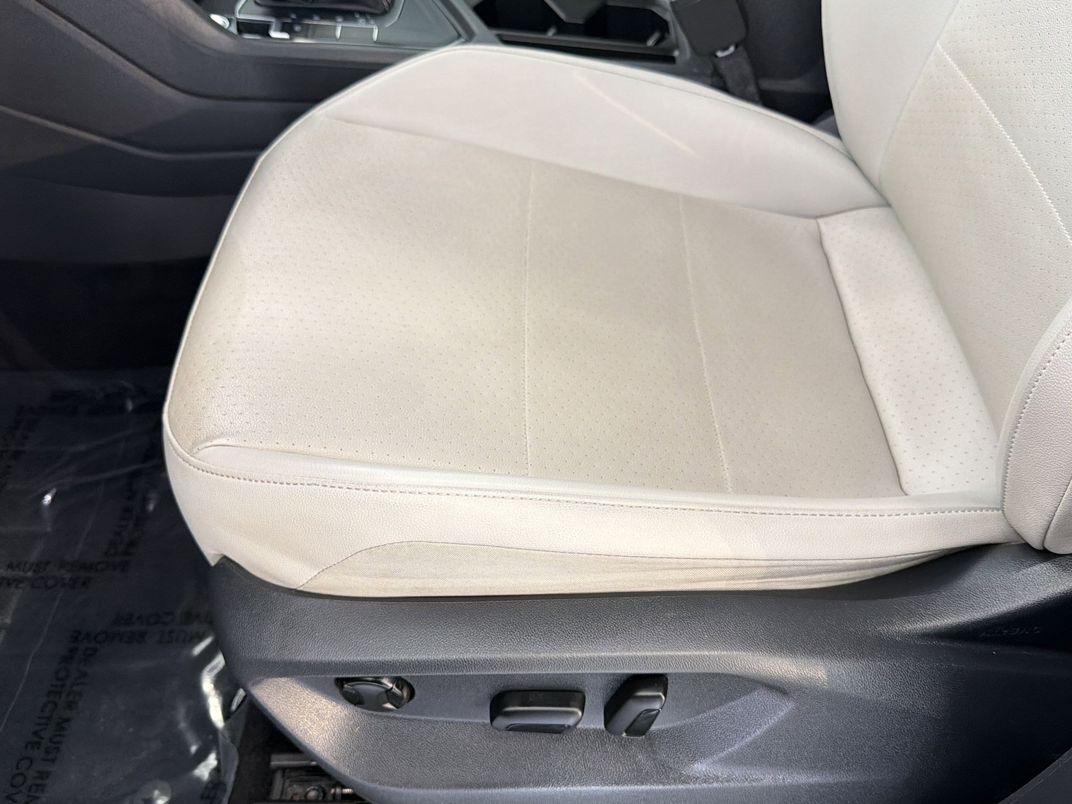 Used 2021 Volkswagen Tiguan SE w/ Panoramic Sunroof Package image 14