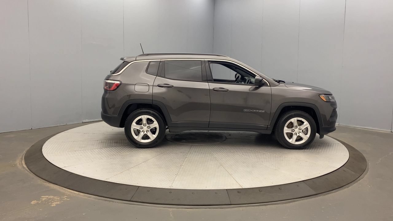 Used 2023 Jeep Compass Latitude w/ Convenience Group AWD/4WD image 6