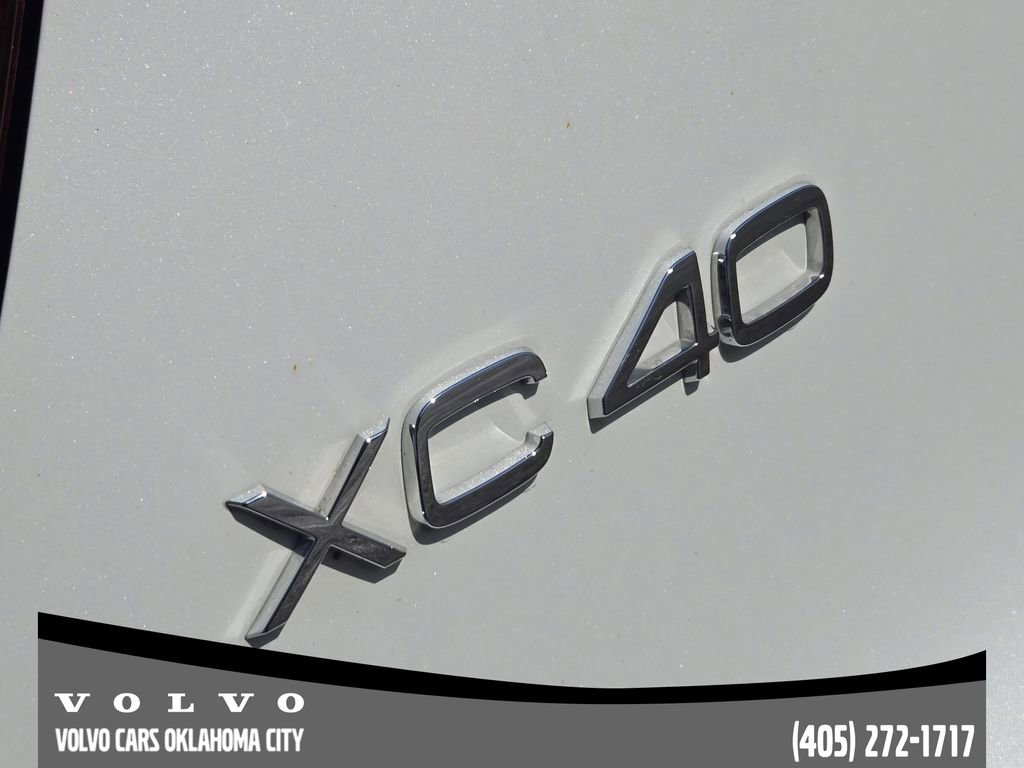 Certified 2025 Volvo XC40 B5 Core w/ Protection Package Premier image 10