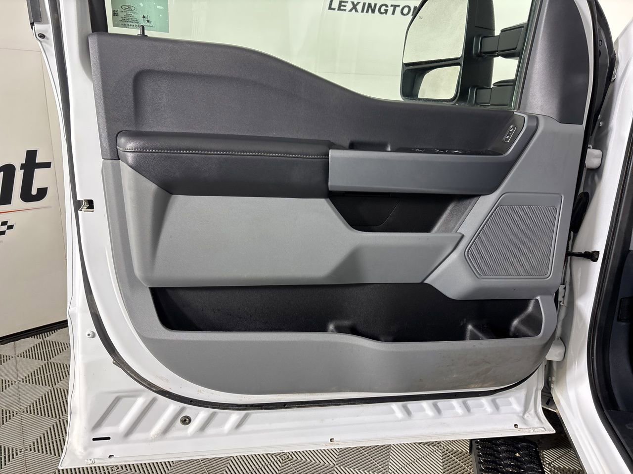 Used 2024 Ford F250 XLT w/ FX4 Off-Road Package image 8