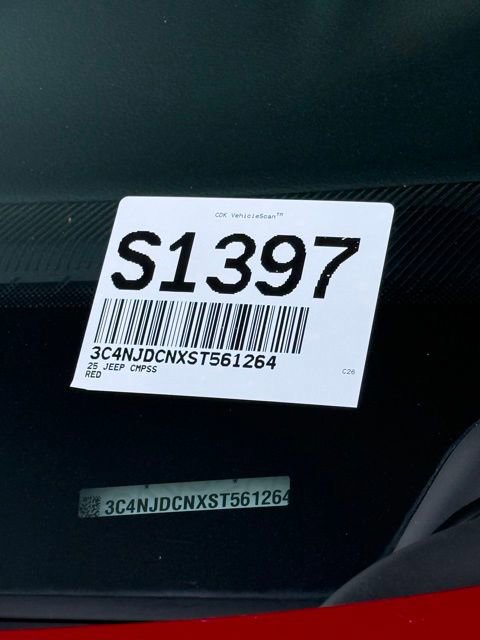 Used 2025 Jeep Compass Limited image 34