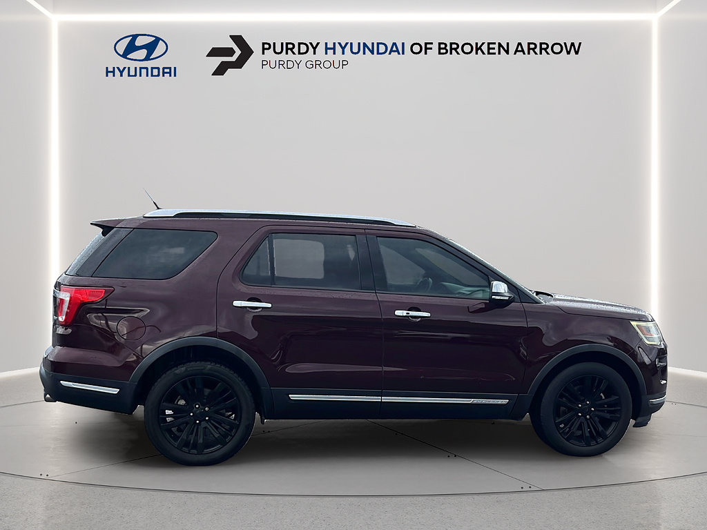 Used 2018 Ford Explorer Platinum AWD/4WD image 2