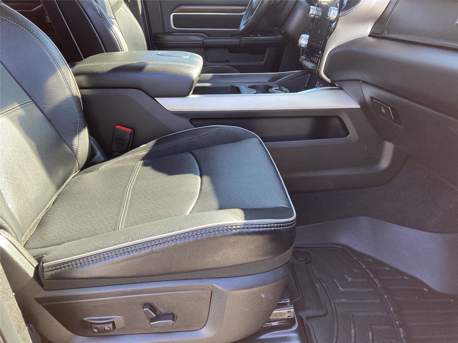 Used 2024 RAM 2500 Laramie image 28