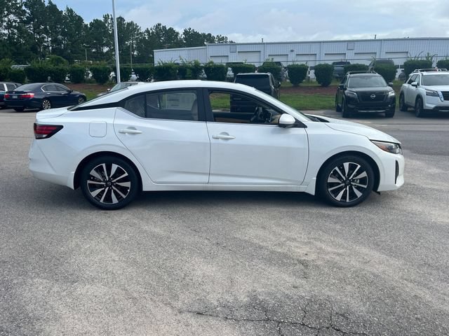New 2025 Nissan Sentra SV w/ SV Premium Package FWD image 2